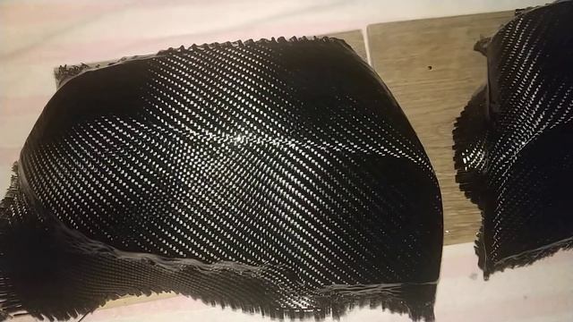 Смола на Карбоновой ткани Twill 240. Ламинация карбоном. Украина Хаг.
