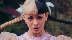 Перевод песни Мелани Мартинез - class fight (Rus Sub)