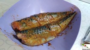 Вкуснейшая скумбрия, запеченная в духовке в фольге с лимоном и луком. Можно худеющим!