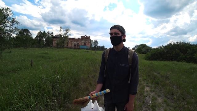 Строю сталкерскую дачу в Чернобыле. Восстанавливаем заброшенный дом в Зоне Отчуждения смотреть онлайн