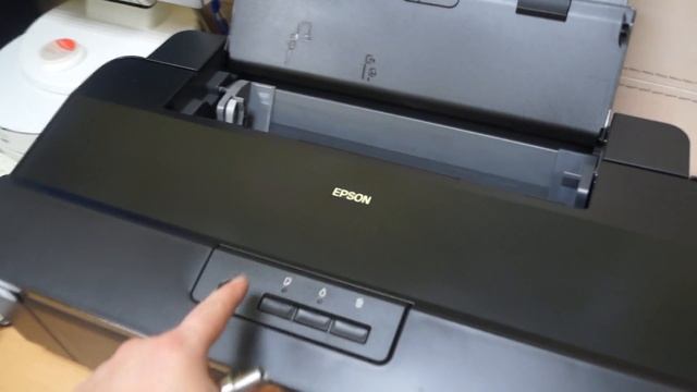 EPSON L1800. ПЕРВОЕ ВСКРЫТИЕ И ОБЗОР! Заправка СНПЧ, печать. смотреть онлайн
