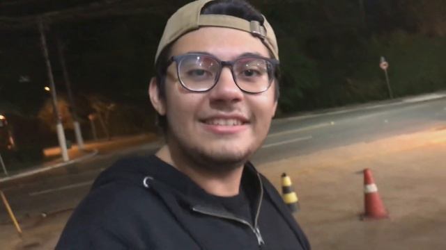 Ela acelerou a AUDI na Avenida Europa - Dia de Postinho!! смотреть онлайн