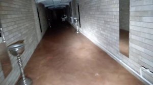 Дом с Полтергейстом. Зарядить фонари нечем. Батарей есть на пару часов.