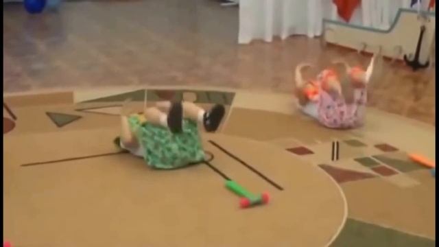 Cool dances of children) Very funny))) ПОДБОРКА прикольных ТАНЦЕВ дети МАЛЫШИ танцуют. Прикольно смотреть онлайн