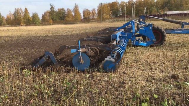 Демонстрация дисковой бороны Lemken Гигант 10/1200 Гелиодор 9 в Тульской области, д. Либички смотреть онлайн