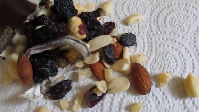ООО "Маркет Мастер" FRESH BOX Десерт из орехов,цукатов,и изюма смотреть онлайн