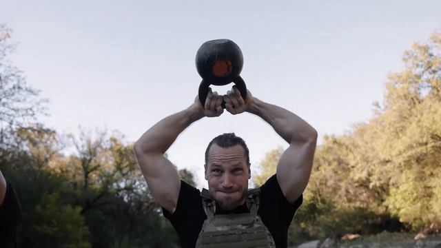 Train With A Navy SEAL смотреть онлайн