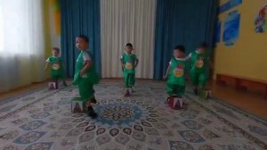танец «Смайлики» старшая группа «Пчелки»