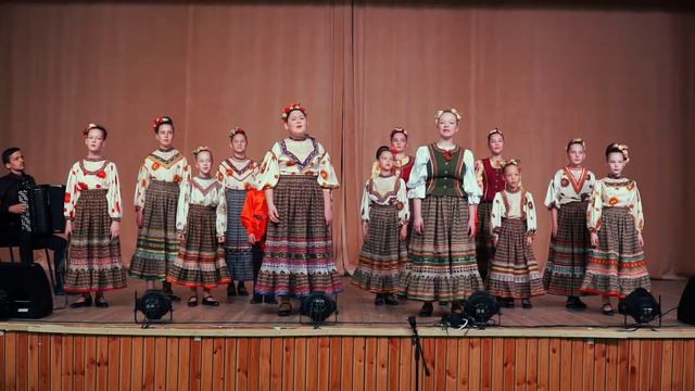 «Стал казак на камень» смотреть онлайн