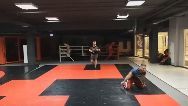 Бесконтактный бой - техника Russian non-verbal hypnosis смотреть онлайн