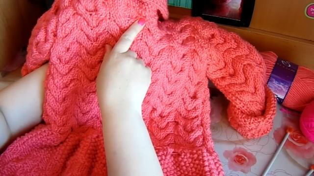 Вязание спицами Пальто на девочку часть 1. смотреть онлайн