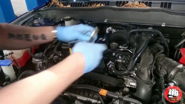 spark plugs- Ford 1.5 petrol mondeo - how to replace (gtdi engine) 2016 to 2018 смотреть онлайн