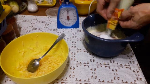 Пироги с печеньем и крабовыми палочками