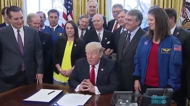 The New Space Race to the Moon between NASA, SpaceX and Blue Origin смотреть онлайн
