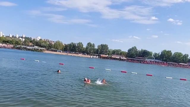 Где купаться в Белграде? Озеро Ада Циганлия вполне способно заменить море! смотреть онлайн