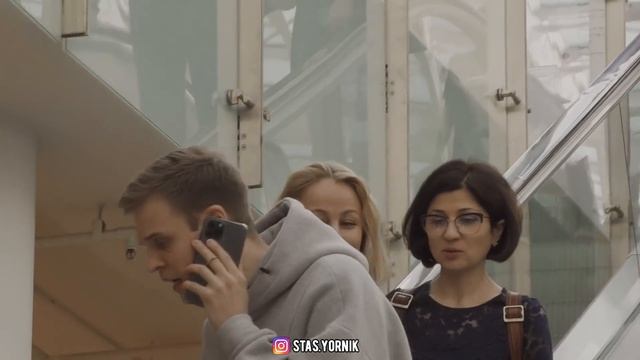 ПРАНК: ВСЕ БОЯТСЯ ПАУКА (НАСТОЯЩИЙ ПАУК НА ПЛЕЧЕ) смотреть онлайн