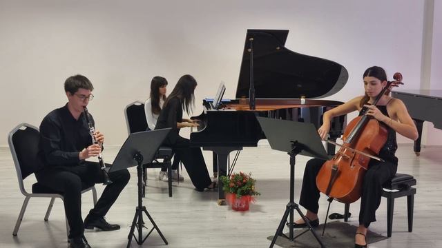 Astor Piazzolla - Oblivion - Trio for Piano, Clarinet and Cello смотреть онлайн