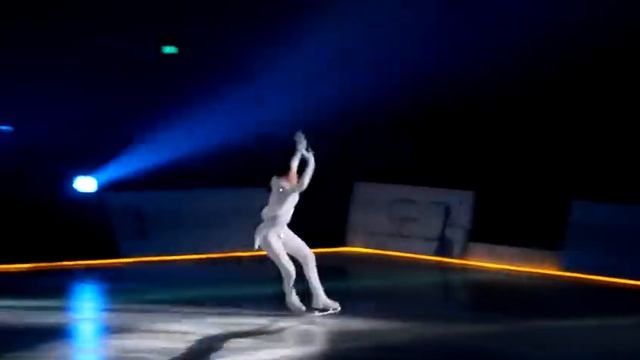 Johnny Weir - AoI 2013 - Born This Way Beijing смотреть онлайн