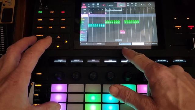 Akai Force & MPC Clip Arrange Screen, Erase Vs Delete, Recording and Loop смотреть онлайн