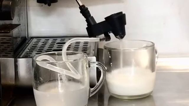 Como limpar o Bico Cappuccinador Saeco смотреть онлайн