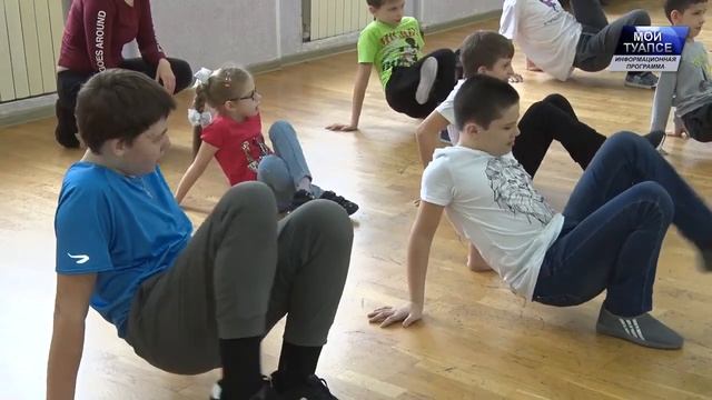 Мастер-класс по брейк-дансу от участника проекта "Танцы" Павла Сельчука смотреть онлайн