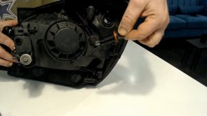 Kia Sportage mk2 . Removing and replacing the headlight - Changing bulbs and beam alignment