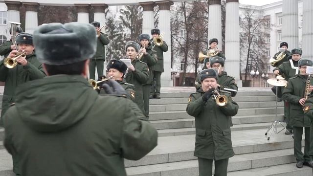 Церемония возложения цветов к памятнику Героя России Минигали Шаймуратову смотреть онлайн