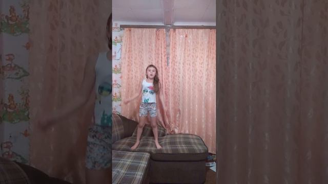 Сама придумала танец. смотреть онлайн