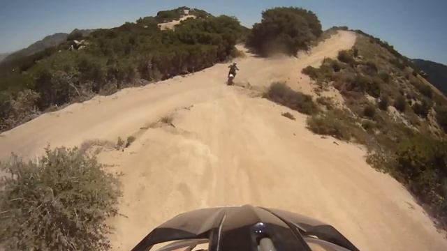 Jeep Climbing up Pilot Rock Trail смотреть онлайн