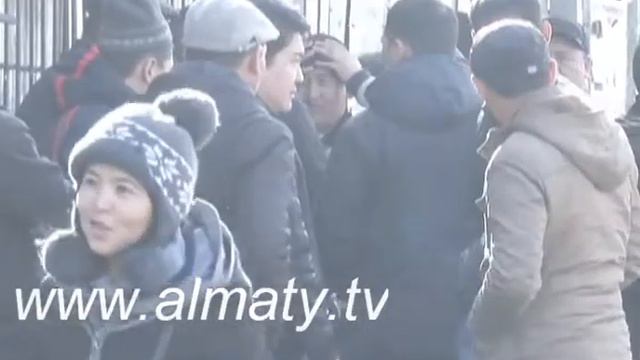 Барахолка базарында шу смотреть онлайн