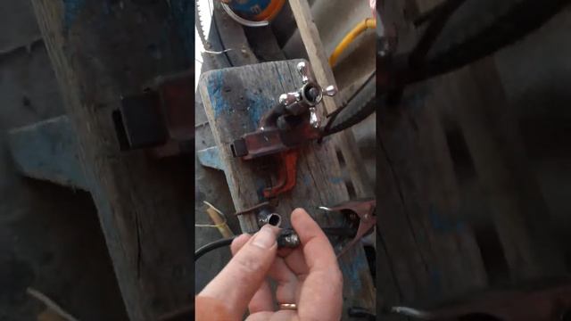 Ржавый болт , в кран буксе . Как выкрутить?????????? смотреть онлайн