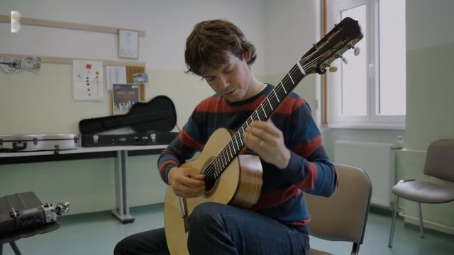 Guitarise - Spruce vs. Cedar Guitars (Michele Della Giustina) смотреть онлайн