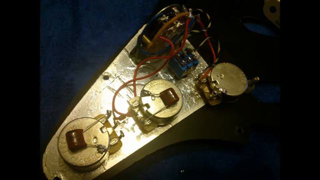 Niđo's custom stratocaster pickguard смотреть онлайн