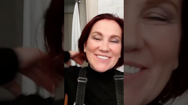 В нашем салоне красоты ? #shorts смотреть онлайн