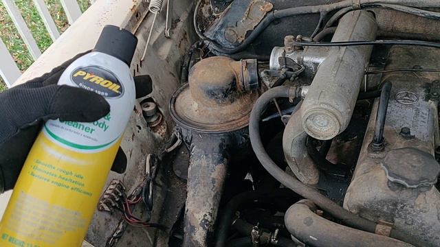 HOW TO CLEAN DIESEL OIL BATH FILTER AND FILL (1967 Mercedes 200d w110) смотреть онлайн