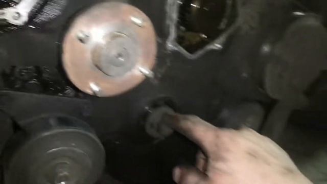 Замена помпы VQ25DD смотреть онлайн