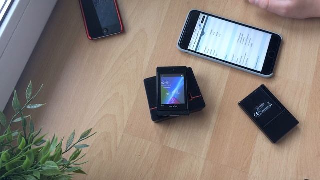 Обзор modu T, самого маленького телефона. смотреть онлайн