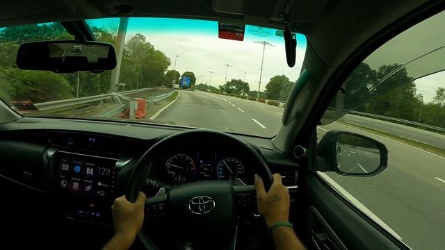 2021 Toyota Fortuner 2.7 SRZ 4X4 POV Malaysia  | Day Drive