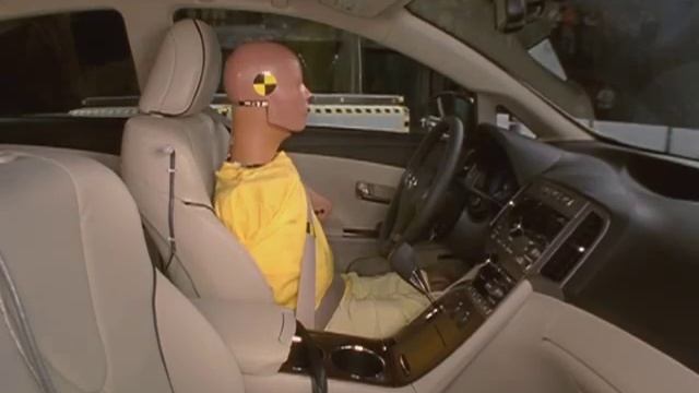 2009 Toyota Venza Side IIHS Crash Test