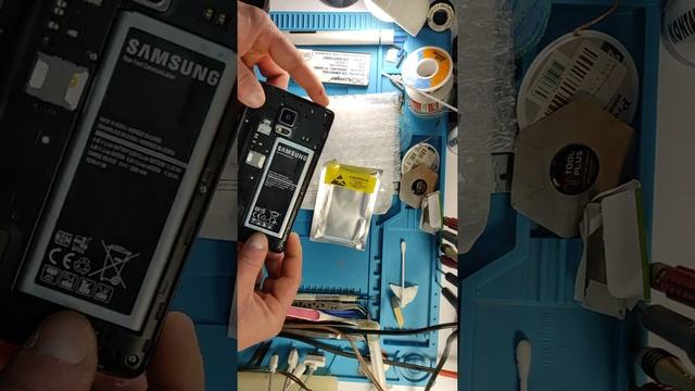Замена батареи на стареньком Samsung n915f смотреть онлайн