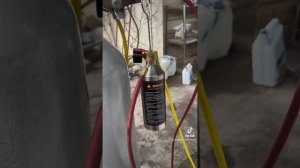 Промывка системы автокондиционера автомобильного кондиционера, промывка делается с жидкостью R141b