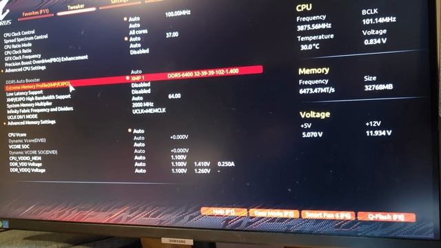 How To Update Your Motherboard's BIOS. смотреть онлайн