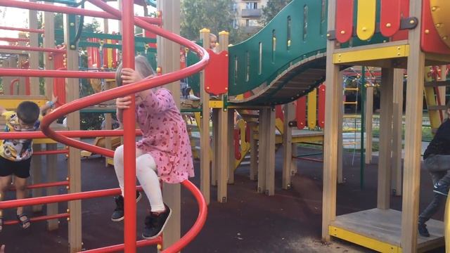 Влог Дети на прогулке Видео для детей смотреть онлайн