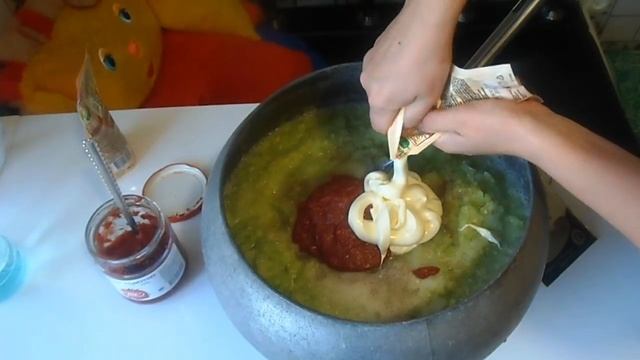 Кабачковая икра (с майонезом и томатом) смотреть онлайн