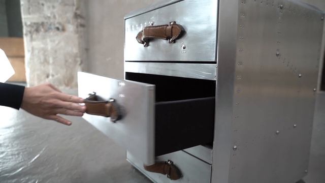 Тумба Pilot Aluminum 3 Drawer в прихожие смотреть онлайн