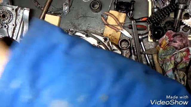 3. Разборка двигателя иж планета. Снимаем подшипники съемником и поршень съемником смотреть онлайн