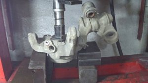 Nissan Primera P12 - Замена передних ступичных подшипников - Replacement of front wheel bearings.