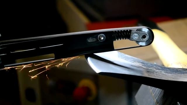 Заточка топора ленточным напильником ООО "Каиндл-Техник" смотреть онлайн