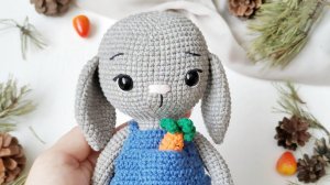обзор вязаного зайца Оливера. Амигуруми