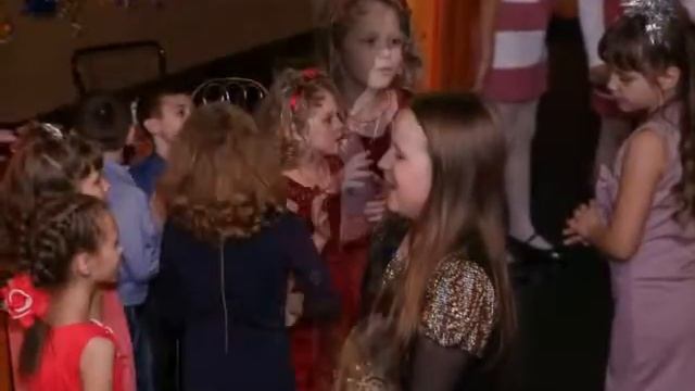 НОВЫЙ ГОД 3Г кафе ТАРЕЛОЧКА смотреть онлайн